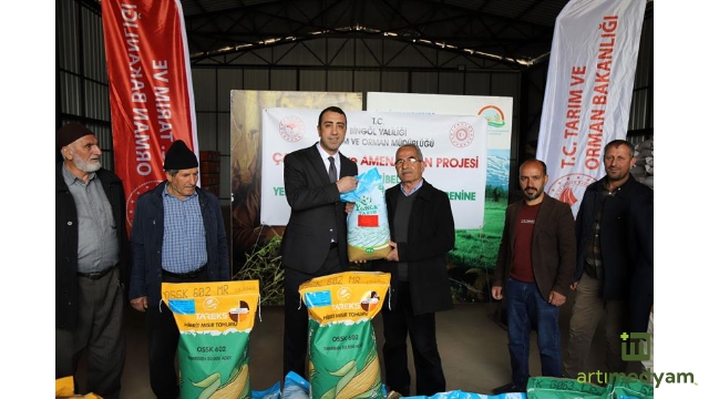 Çiftçilere Yem Bitkileri Tohumları Dağıtıldı
