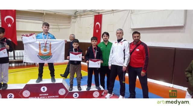 Karatecilerimiz madalya ile döndü