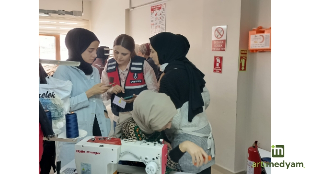 Tekstil çalışanlarına KADES tanıtıldı