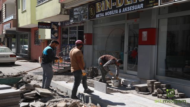 Altyapı ve üstyapı çalışmaları sürüyor
