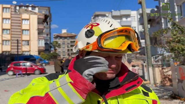 Macar kurtarma ekibi lideri gözyaşlarını tutamadı: 50’den fazla felaket gördüm ama...