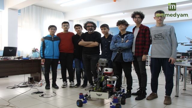 Geleceğin mühendisleri STEM’lerde yetişiyor