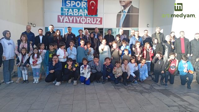 MİNİKLERİN SATRANÇ HEYECANI