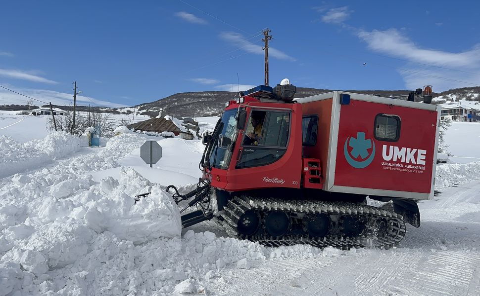 UMKE Paletli Araç Hastalara Yetişmeye Devam Ediyor