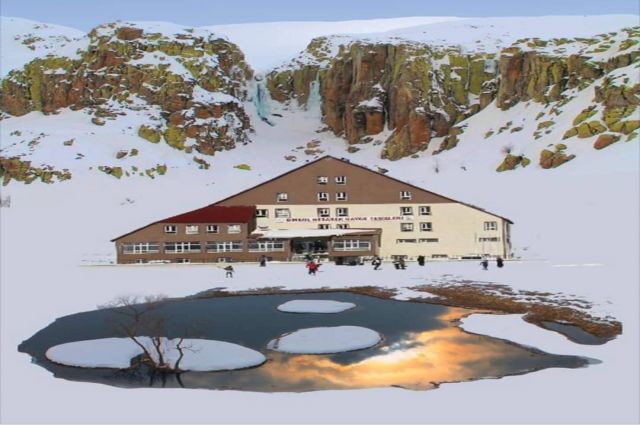 SİMALAR AYNI UMUTLAR ESKİMİŞ